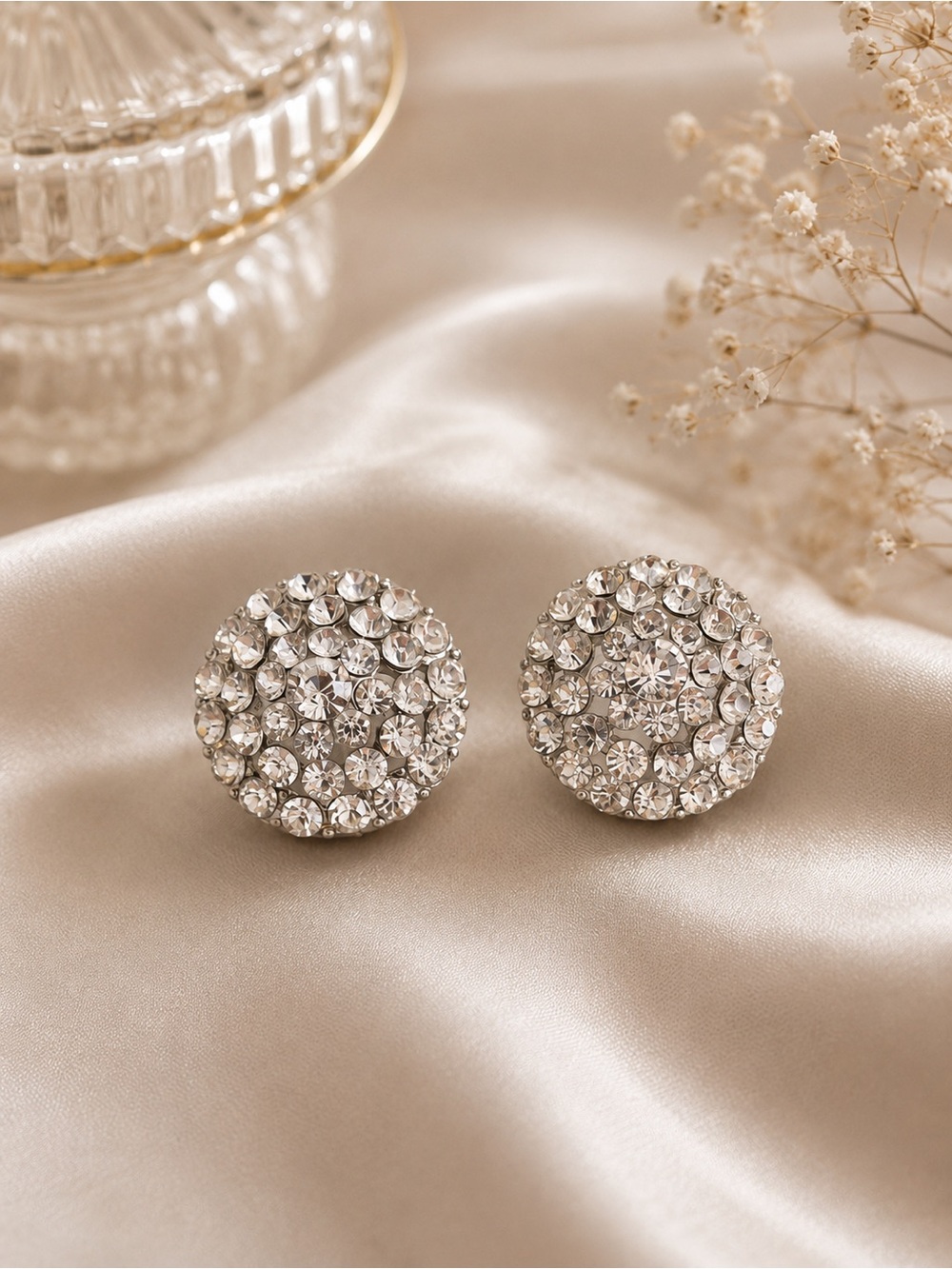 Gorgeous rhinestone round costume jewelry earrings